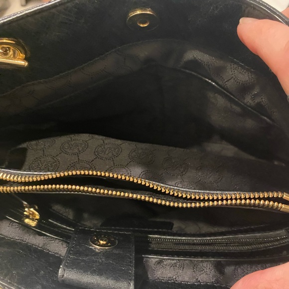 Michael Kors Black Quilted Tote Bag - Picture 8 of 10